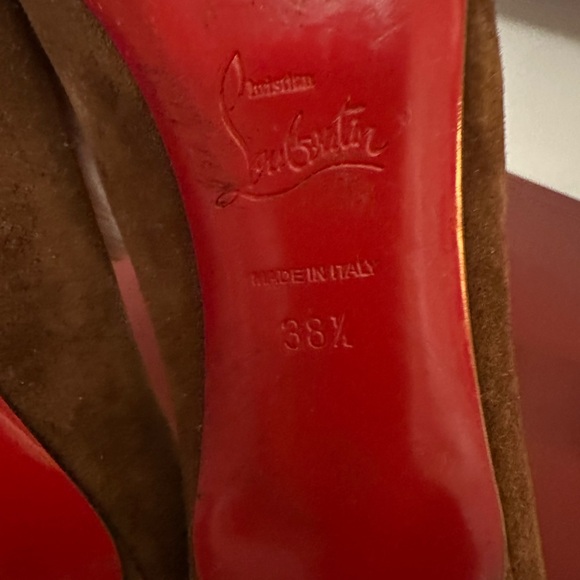 *** Size 38 1/2 Christian Louboutin Ron Ron Brown Suede Heels. - Picture 11 of 12